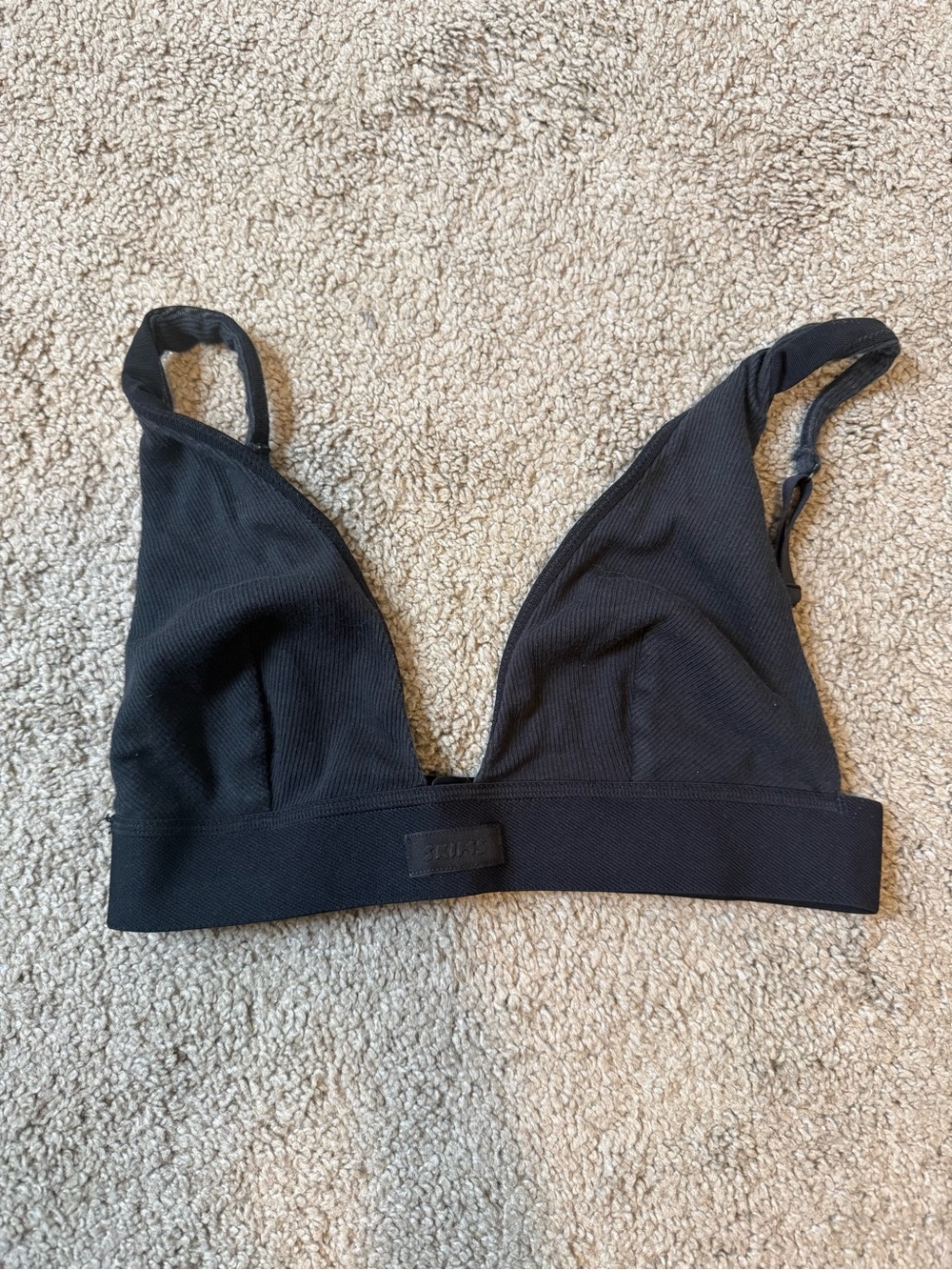 Skims Onyx Wireless Triangle Bralette